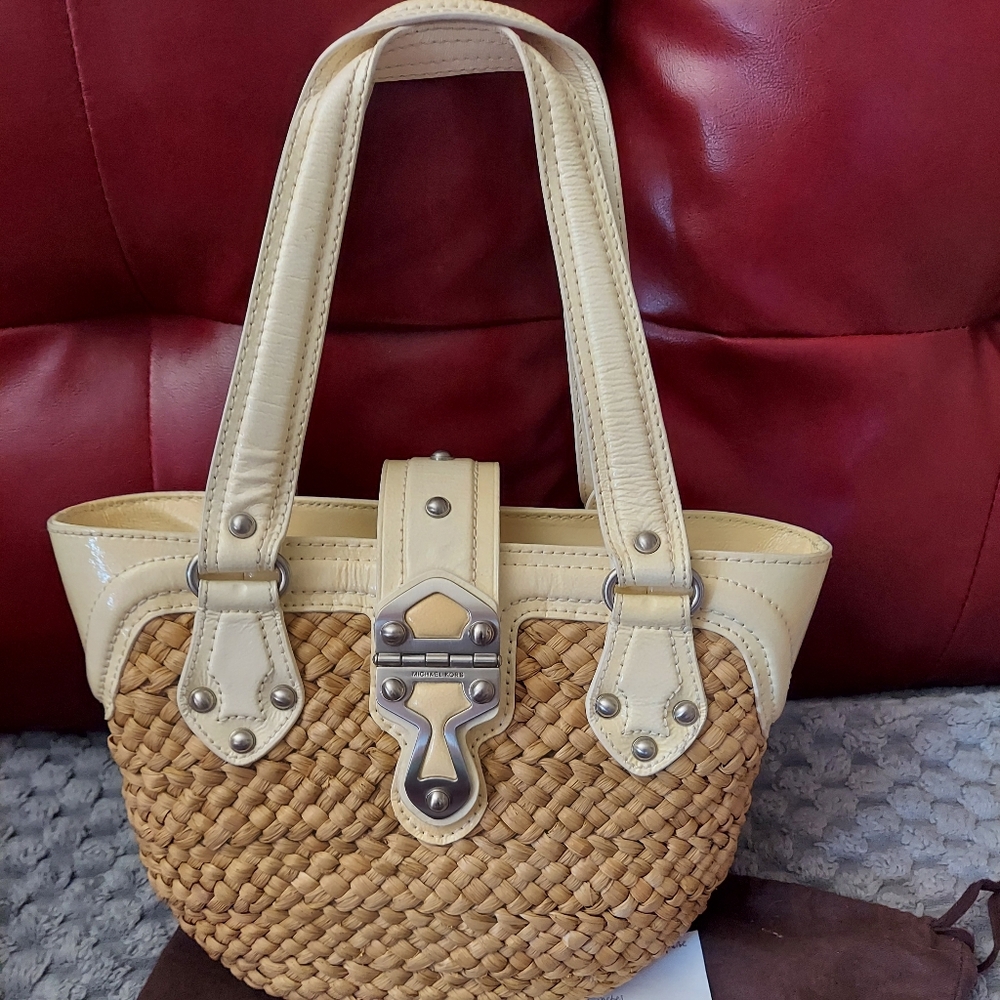 Michael Kors medium sz leather and woven purse.